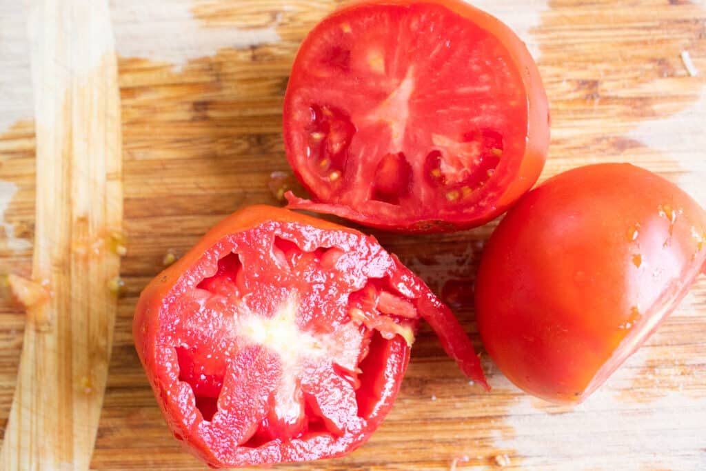 Close up of fresh sliced homegrown tomatoes.