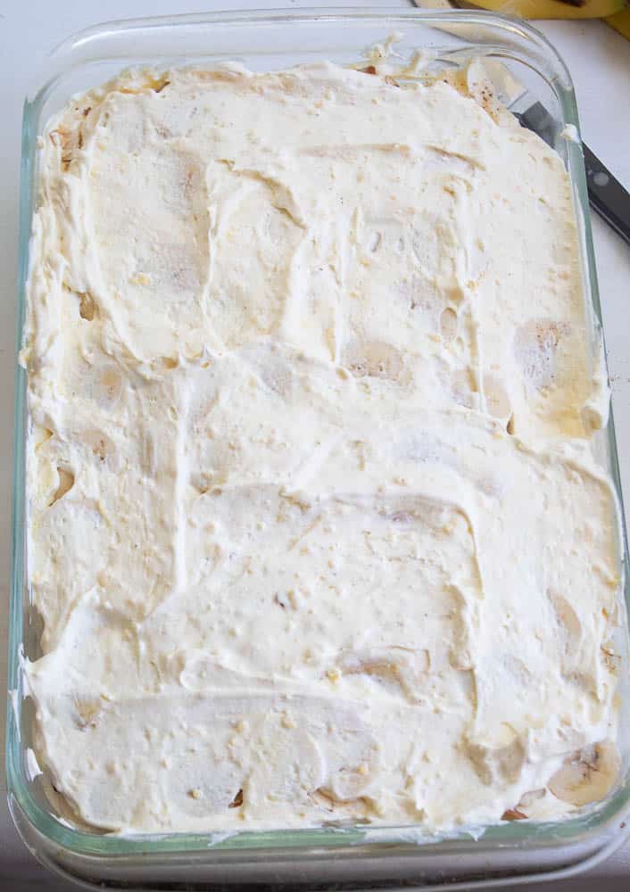 Layer of No Bake Banana Pudding filling.